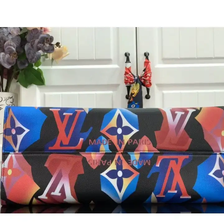 205FY0147 Bags LV 0628